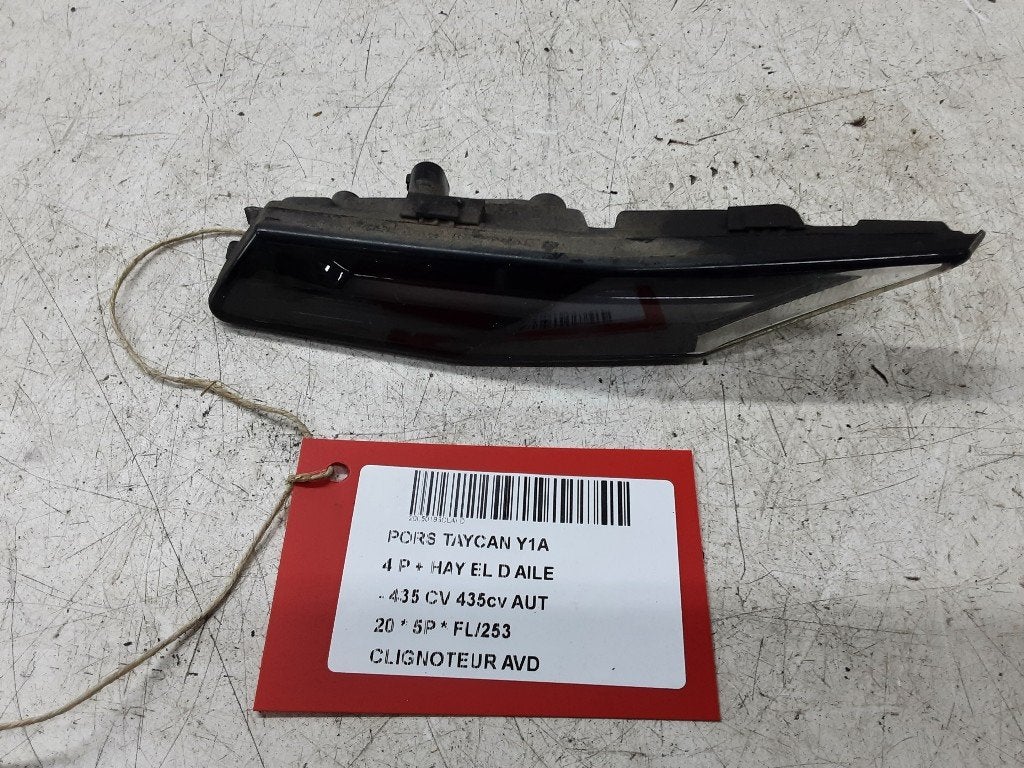 CLIGNOTANT AVANT DROIT Porsche Taycan (Y1A) (9J1953041D), Utilisé, Rue de l'Espoir 34 34
4030  GRIVEGNÉE, BE, Info@Collignon.be