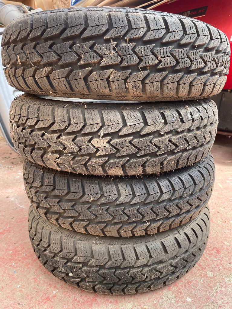 4 pneus Kléber Krisalp 155/70R13, Neuf, Pneus hiver, Véhicule de tourisme, Pneu(s)