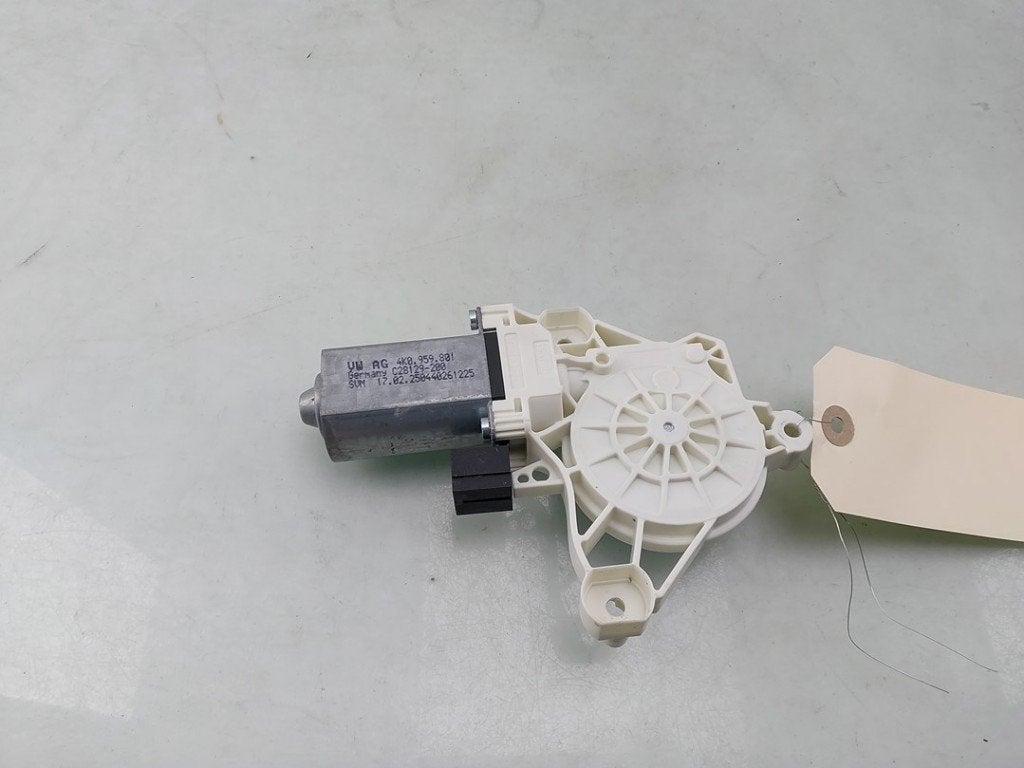 MOTEUR LEVE VITRE ELECTRIQUE Skoda Elroq (|4K0959801|), Dhr. J. Ham, Administratie@autoham.nl, Utilisé, Skoda