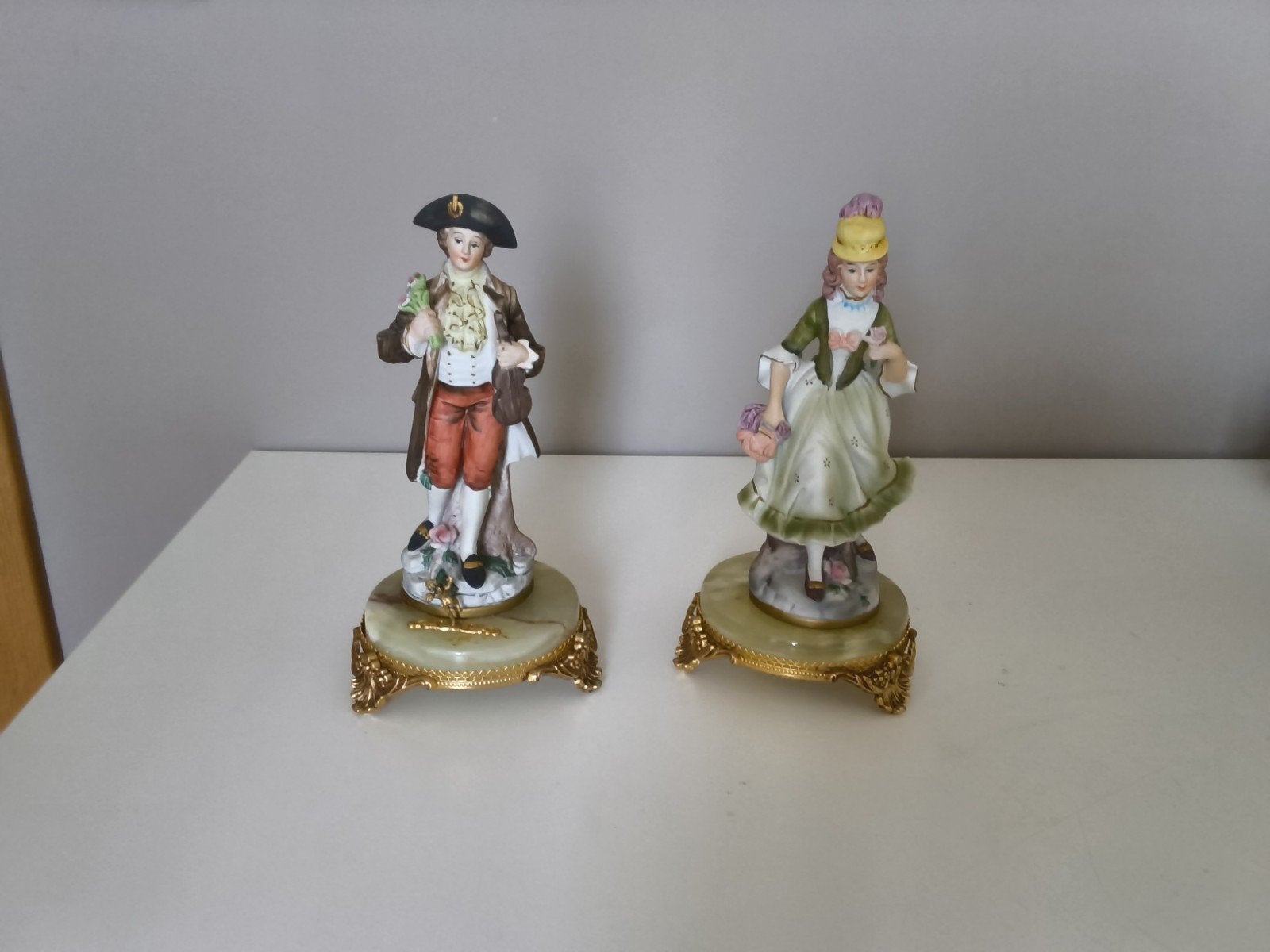 Beeldjes man en vrouw, Ophalen, Zo goed als nieuw, Mens