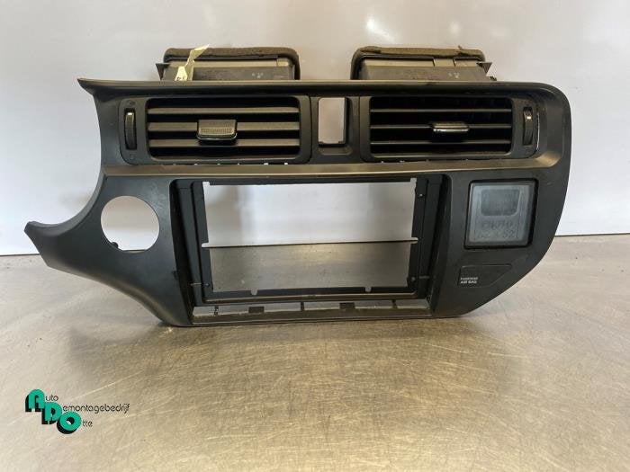 Radio omlijsting van een Kia Rio (Rio 12-), -, -, Ophalen of Verzenden, -