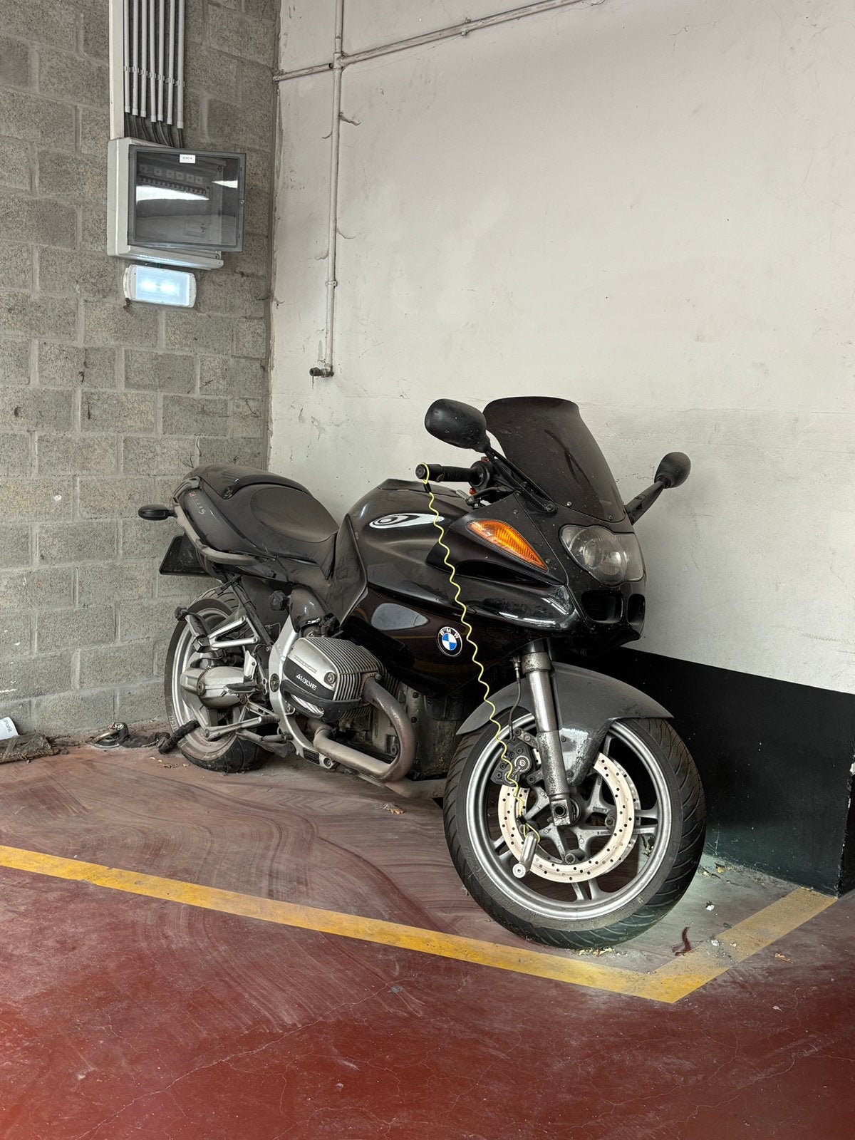 BMW R1100S
