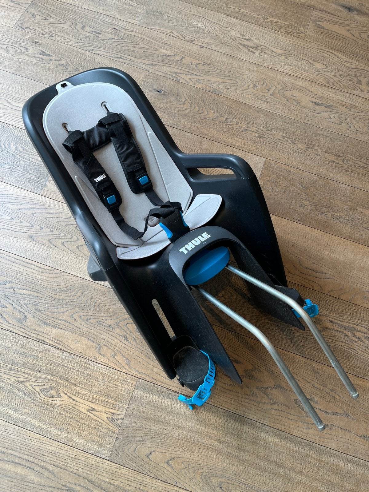 Thule fietsstoel incl. 2 adapters, Ophalen, Zo goed als nieuw