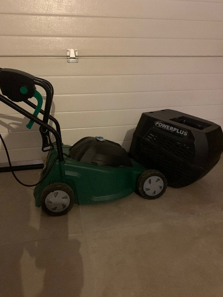 Kleine elektrische grasmachine, Tuin en Terras, Grasmaaiers, Ophalen, Cirkelmaaier, Gebruikt, Elektrische grasmaaier
