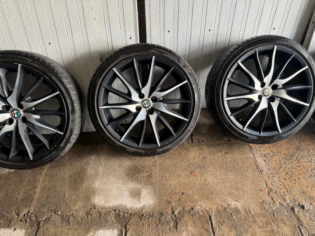 18 inch Alfa Romeo Mito quadrifoglio-velgen, Auto-onderdelen, Banden en Velgen, Ophalen of Verzenden, 18 inch, Band(en)