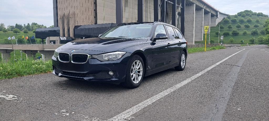 BMW 318d, 100 kW, Achterwielaandrijving, Blauw, Leder