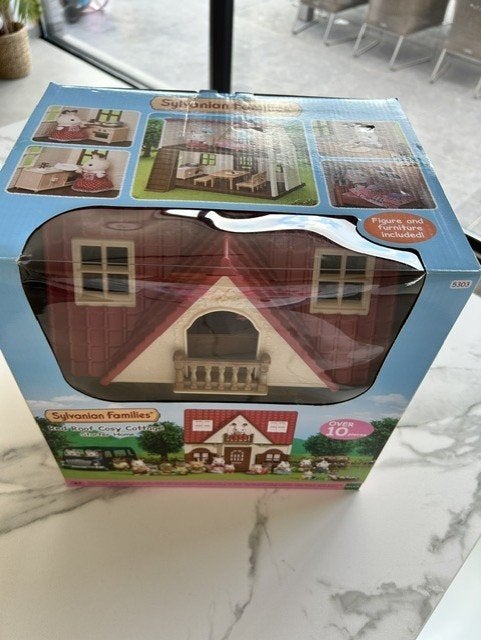Sylvanian families - Red roof cosy cottage, Kinderen en Baby's, Ophalen, Zo goed als nieuw, Poppenhuis