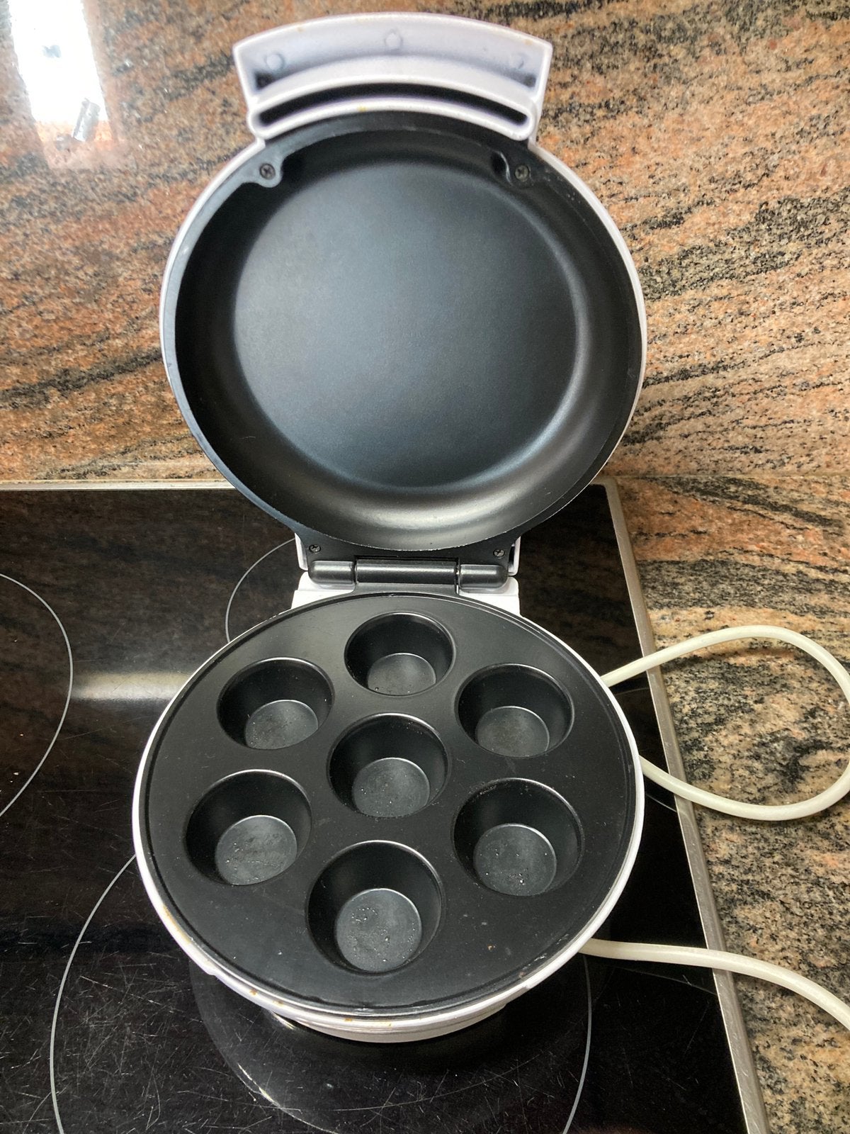Cupcake maker – 7 cupcakes, Hobby & Loisirs créatifs, Confection de Gâteaux & Cupcakes, Enlèvement, Utilisé, Cupcakes, Autres types