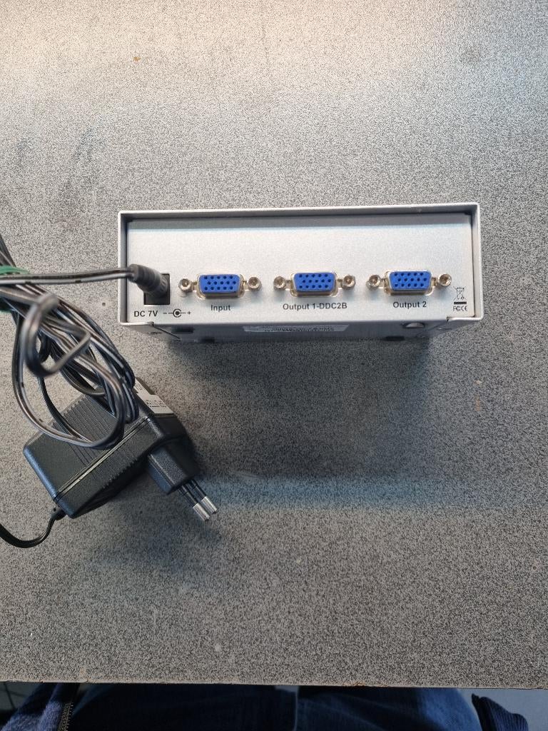 adapter VGA scherm, Computers en Software, Pc- en Netwerkkabels, Ophalen, Zo goed als nieuw