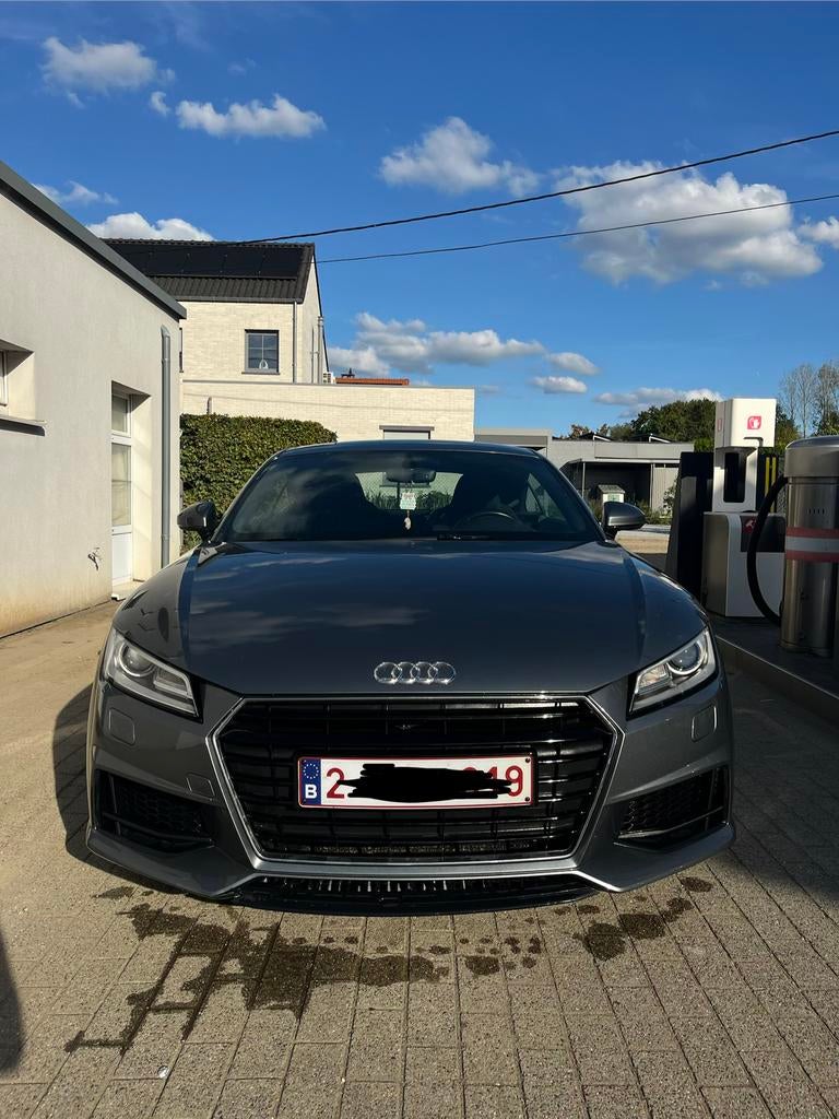 Audi TT 1.8 TFSI S-line, Autos, Audi, Argent ou Gris, Boîte manuelle, Noir, 2 portes