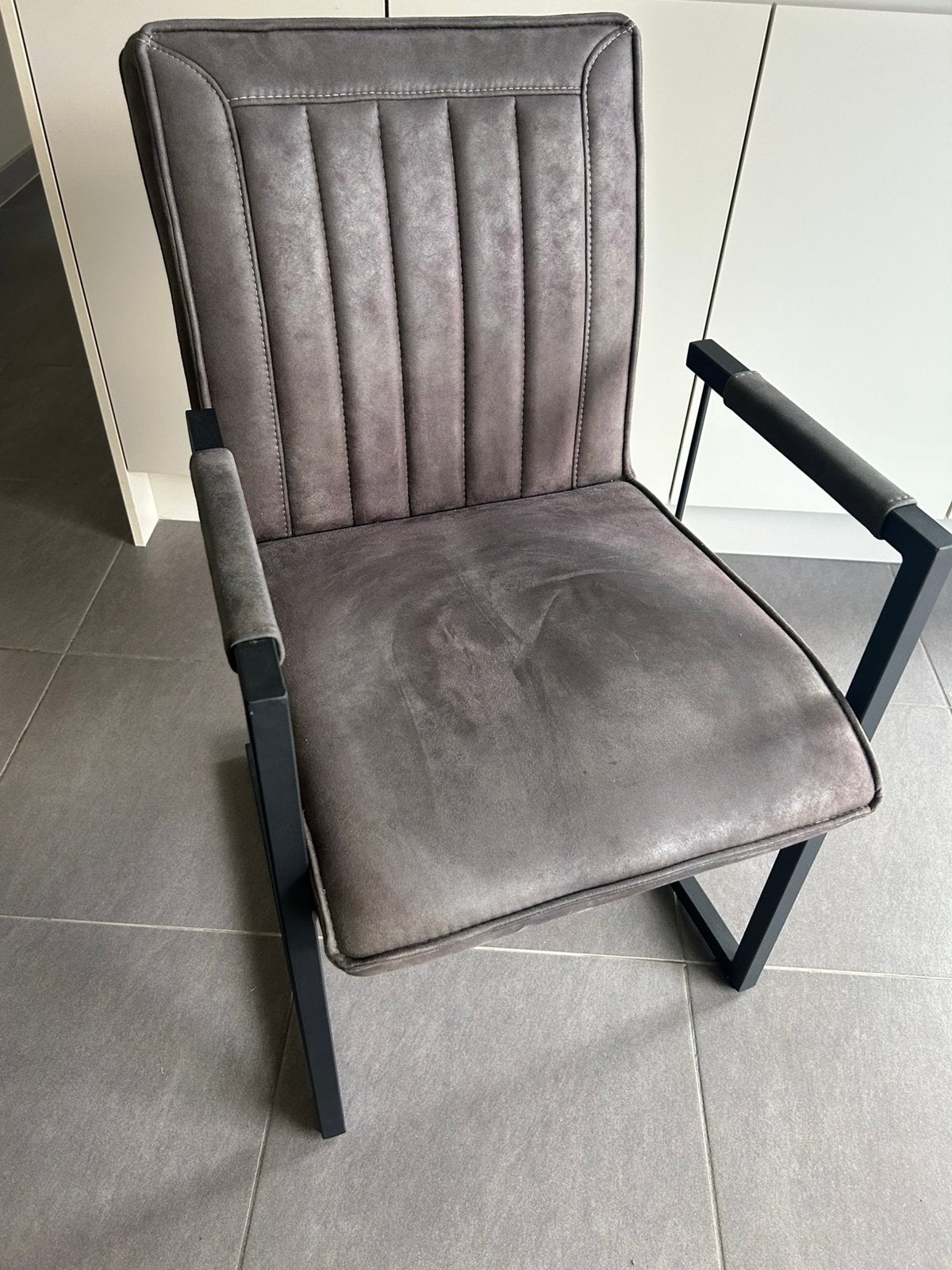 Stoel grijs alcantara, Huis en Inrichting, Stoelen, Ophalen, Zo goed als nieuw, Grijs