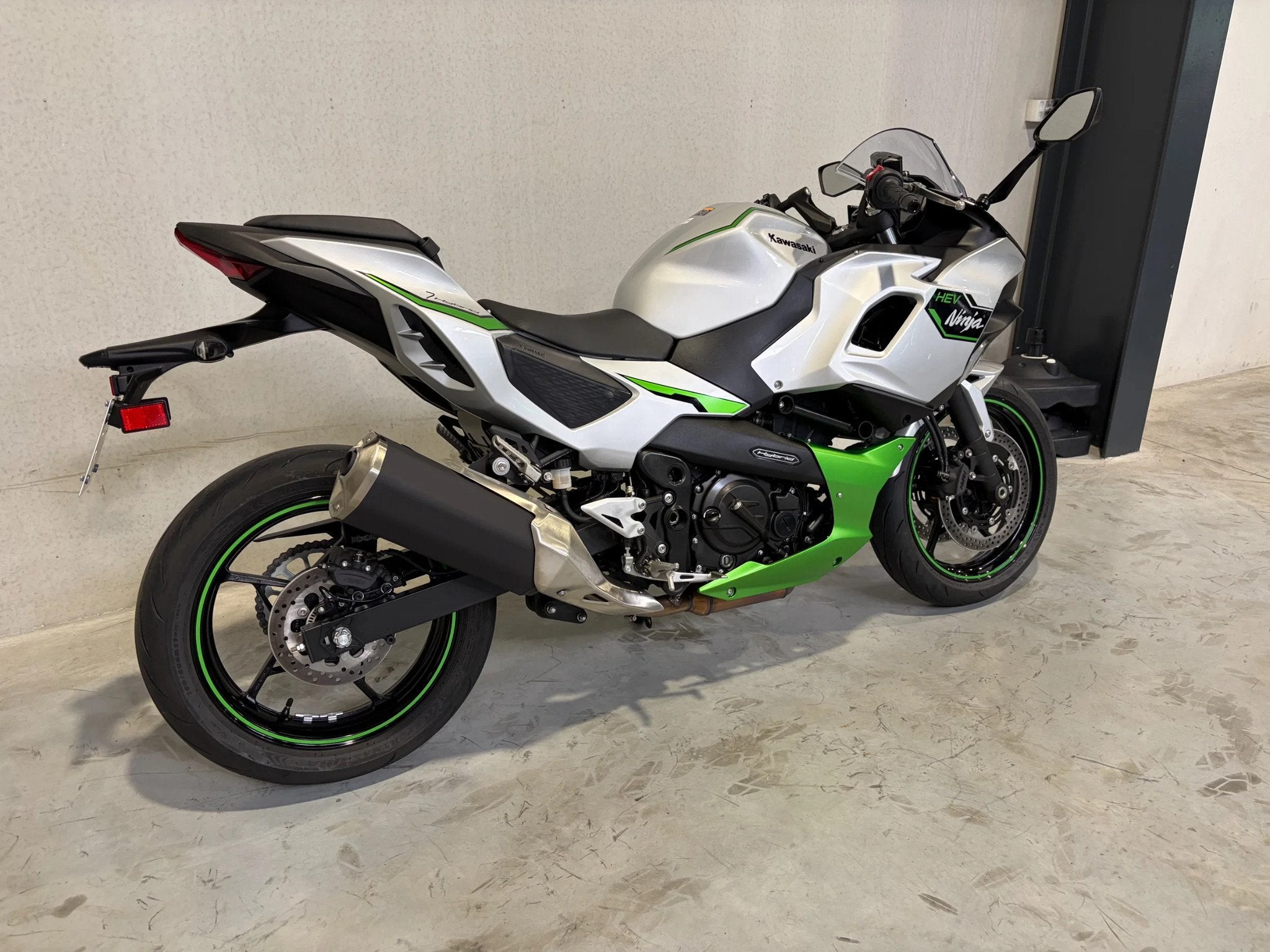 Kawasaki Ninja 7 Hybride (btw moto) (bj 2024), Meer dan 35 kW, Overig, Automaat, 500 cc