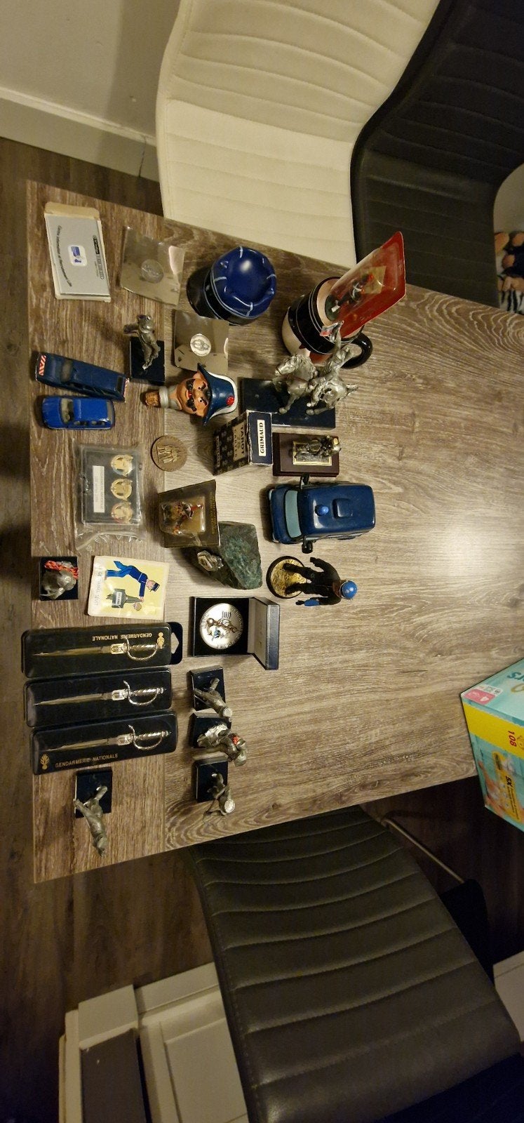Une collection magnifique, très complète et thématique, Envoi