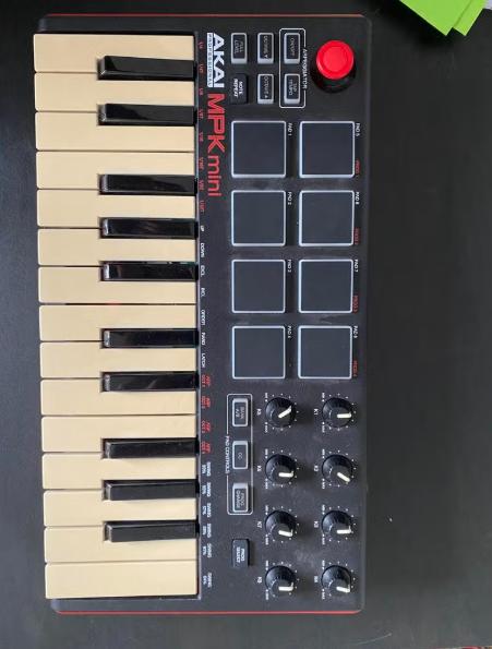 Akai MPK Mini, Muziek en Instrumenten, Midi-apparatuur, Ophalen of Verzenden, Zo goed als nieuw