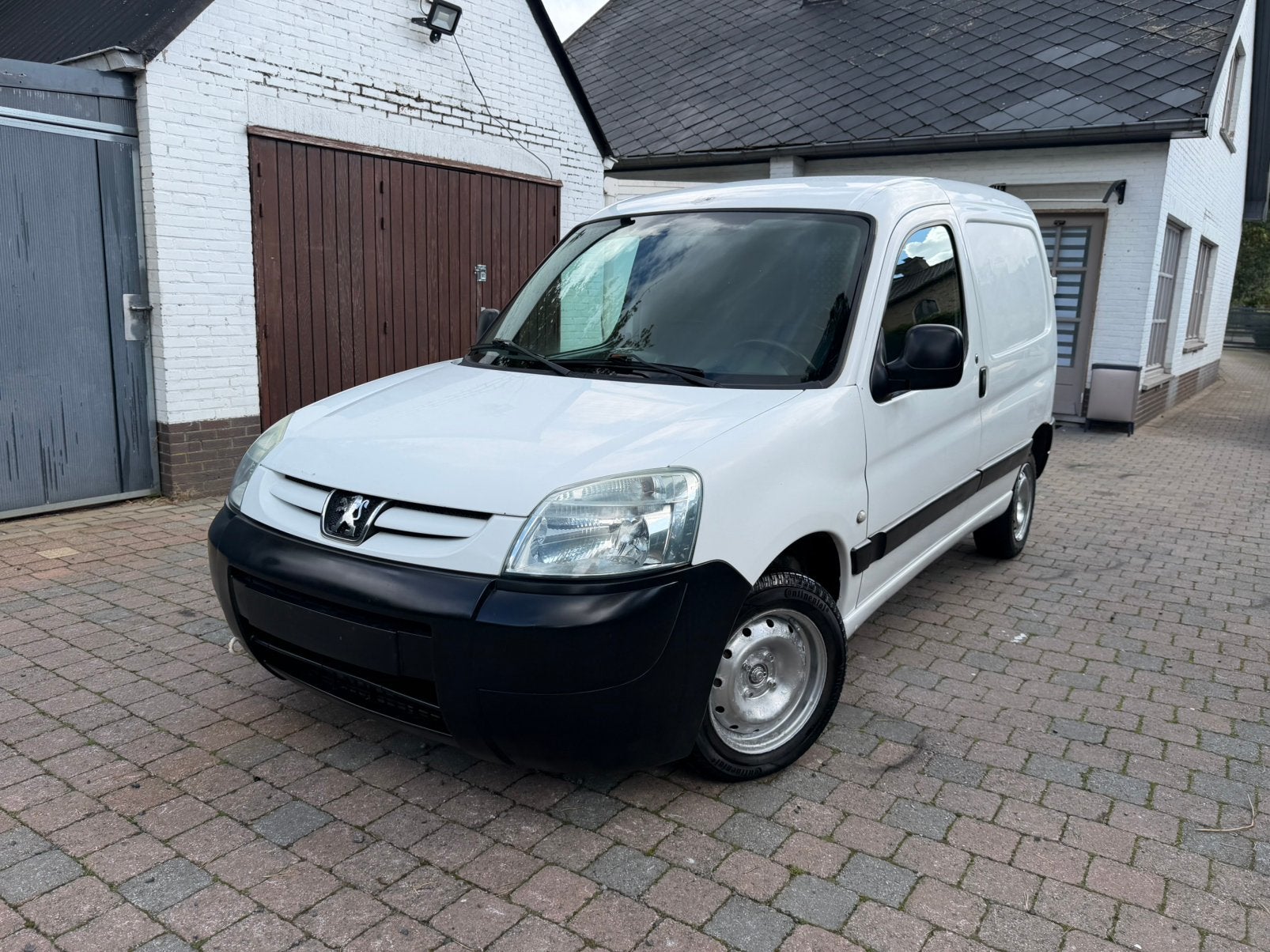 zeer nette peugeot partner 1.9d trekhaak reeds gekeurd vvk, ABS, Wit, Diesel, Particulier