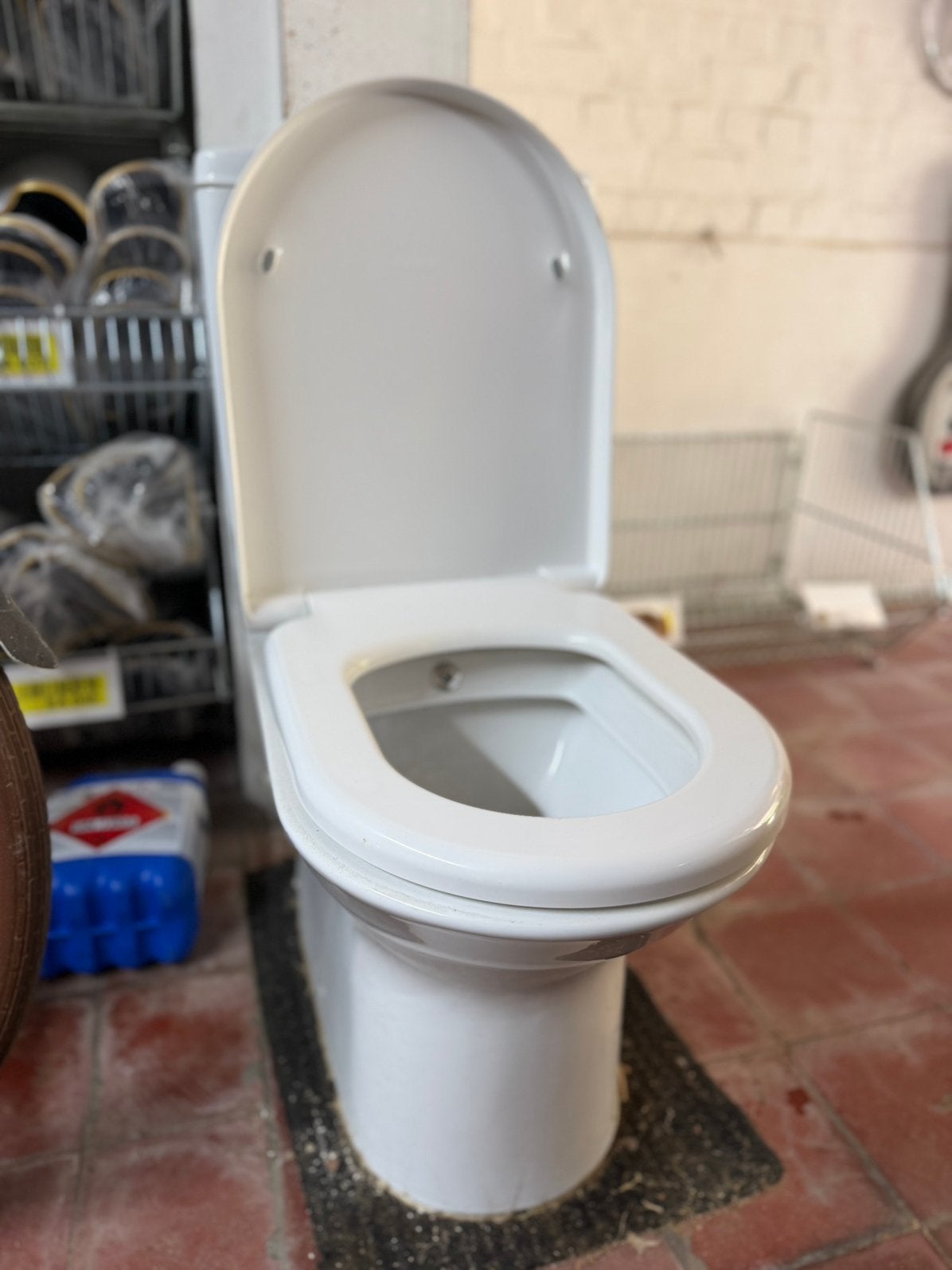 Complete staande wc met reservoir, Doe-het-zelf en Bouw, Sanitair, Ophalen, Zo goed als nieuw