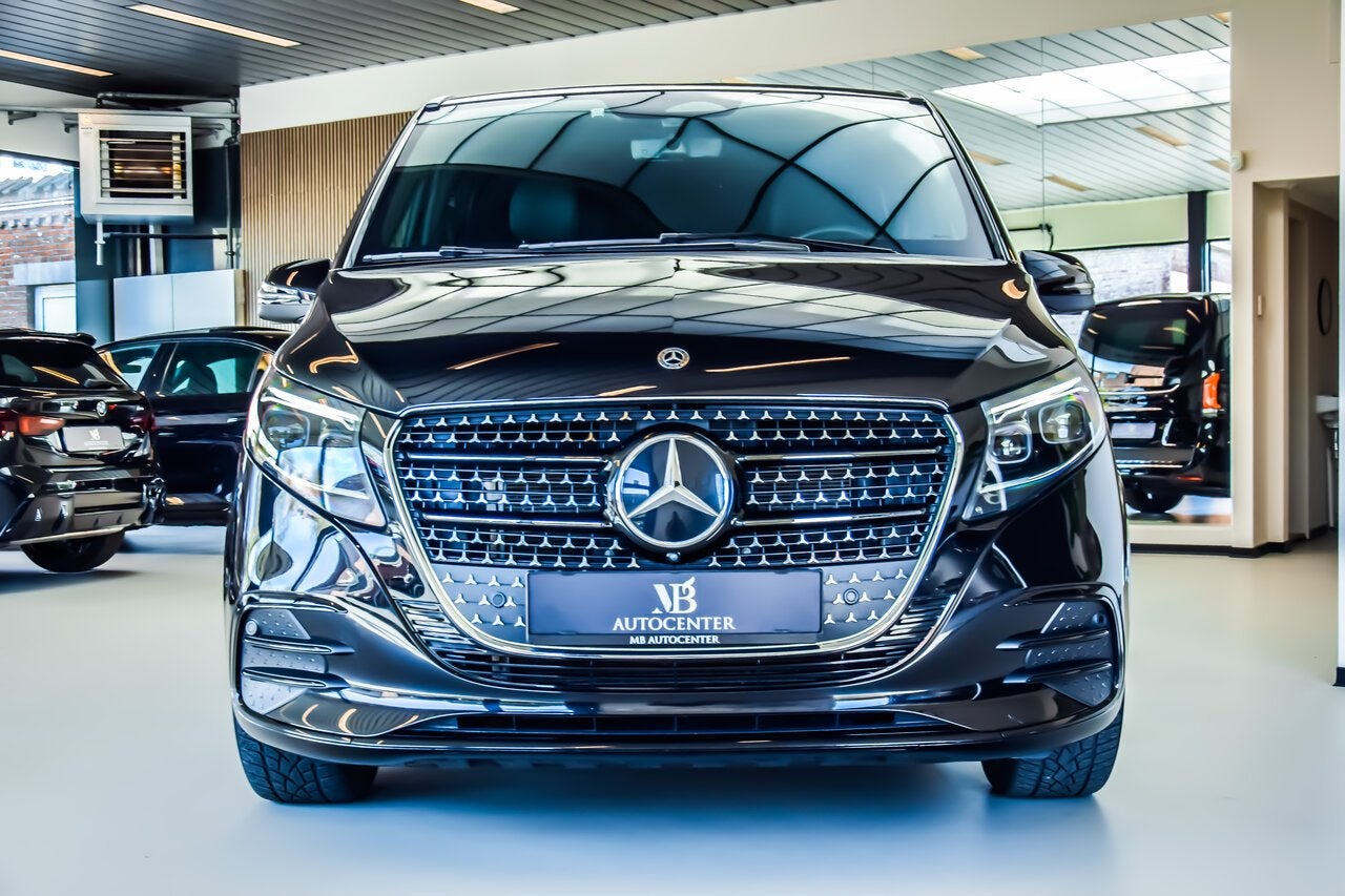 Mercedes-Benz V 300 d L2 AMG-Line 09/2024 - Full Option!!, Auto's, Mercedes-Benz, Monovolume, 4 cilinders, 0 kg, 237 pk