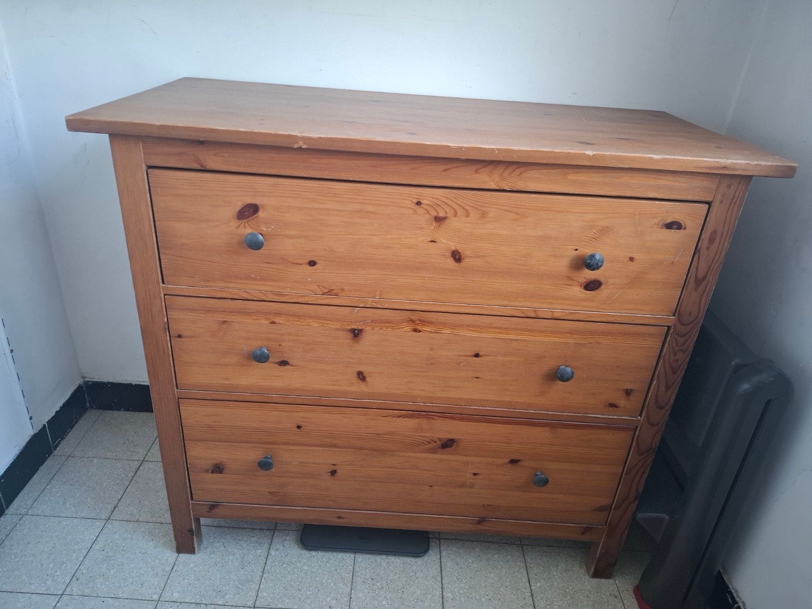 Hemnes Ikea dressoir met 3 laden, Huis en Inrichting, Ophalen, Gebruikt, Grenenhout