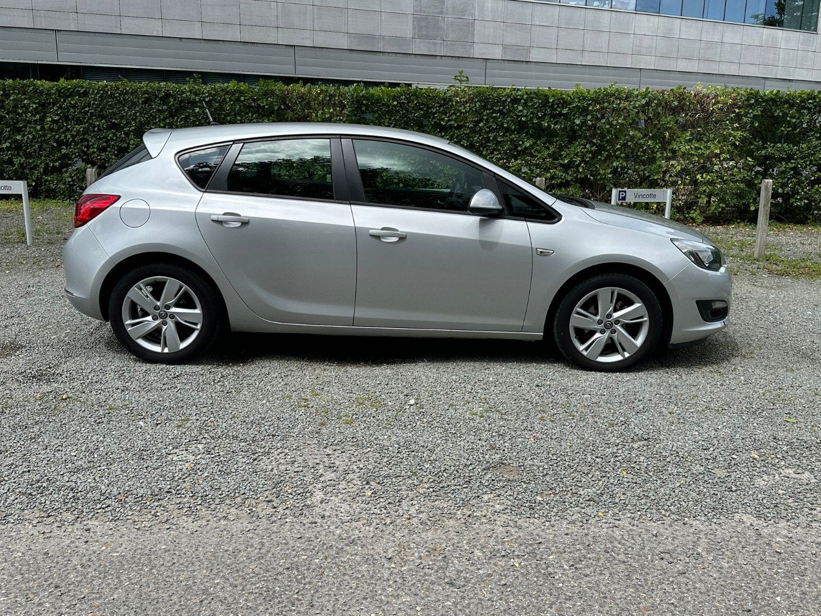 Opel Astra 1400cc à essence, Euro 5, Achat, Attache-remorque, Boîte manuelle