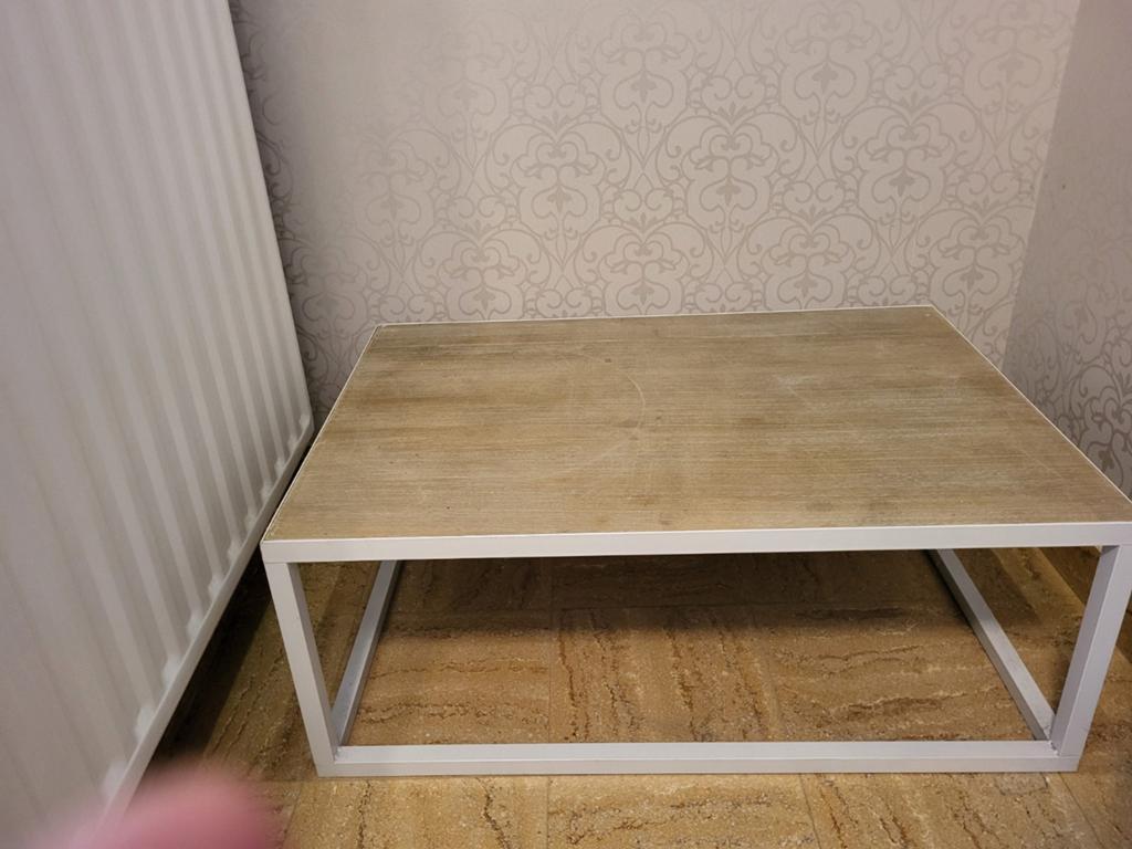 Te koop.salon tafel zo goed als nieuw., Ophalen