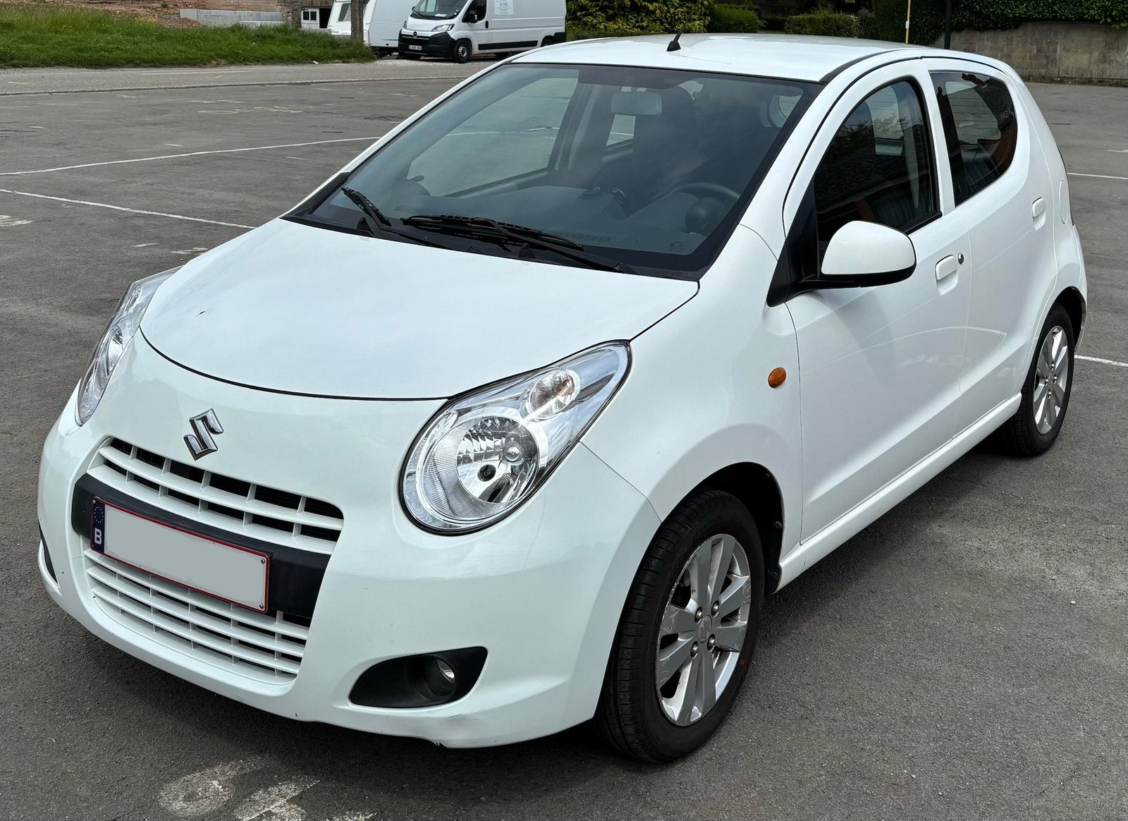 Suzuki Alto blanche - 2011 - 119.000 km, Autos, Suzuki, Euro 5, Achat, 5 portes, Particulier