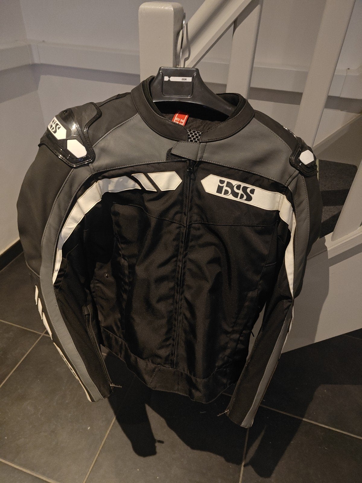 Ixs motorjas maat 54, Motoren, Kleding | Motorkleding, Ophalen