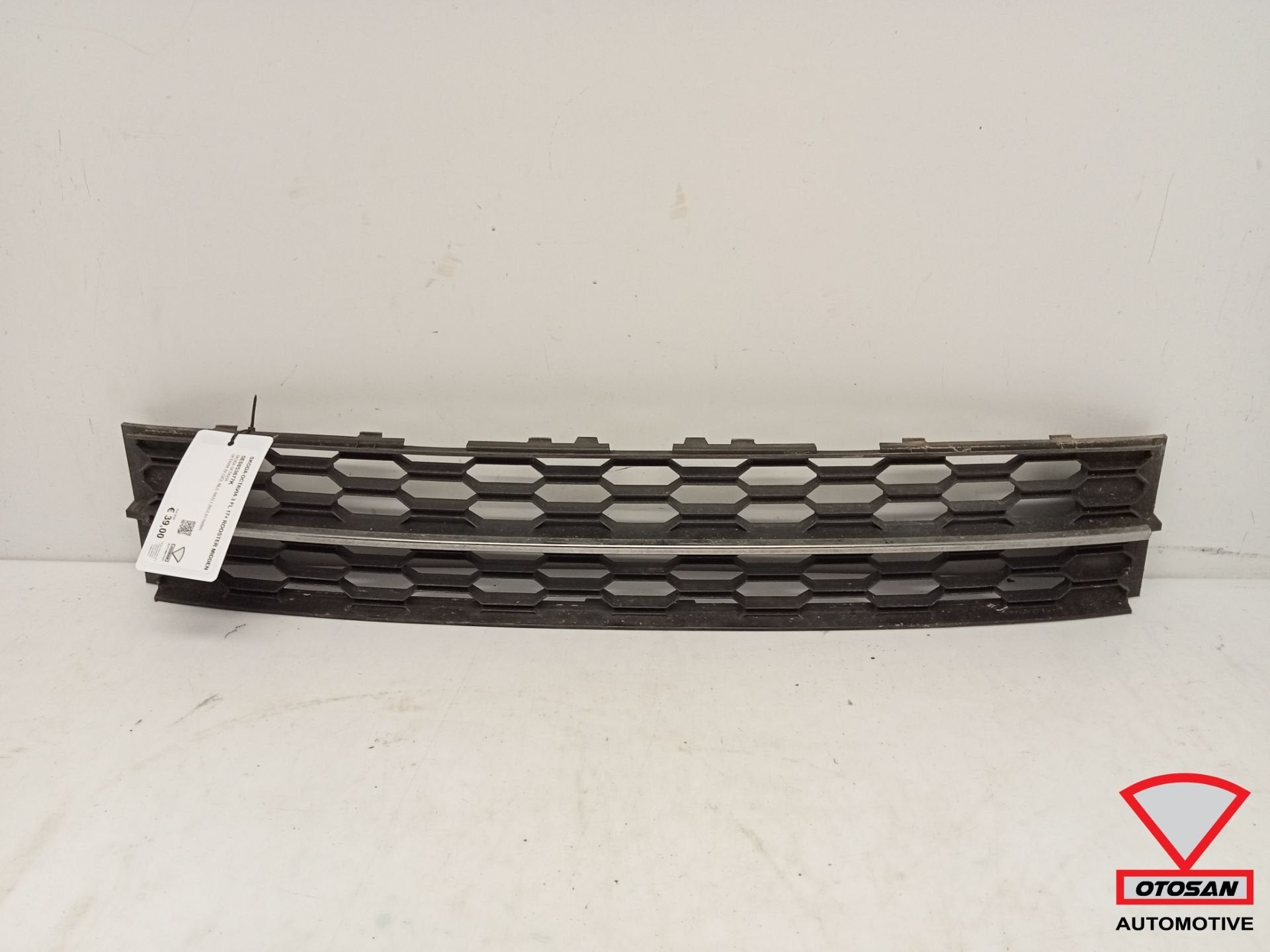 Skoda Octavia 3 FL 17+ Voorbumper Rooster Midden 5E0853677K, Auto-onderdelen, Tr. Vaclava Klementa 869
293 01  Mlada Boleslav, CZ