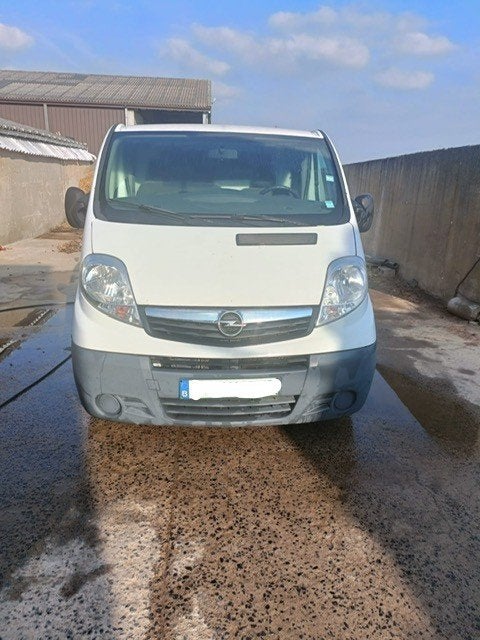 opel vivaro utilitaire ct ok, Autos, Camionnettes & Utilitaires, Particulier, ABS, Opel, Diesel, Euro 5, 5 portes, Boîte manuelle