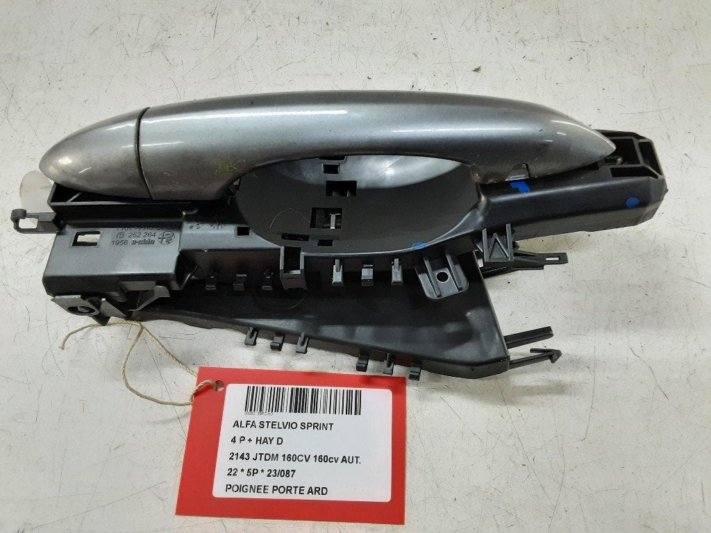POIGNEE EXTERIEURE ARRIÈRE DROITE Stelvio (949) (252264), Stellantis Europe S.p.A, IPC D1-09 Bahnhofsplatz
65423  Rüsselsheim am Main, DE
