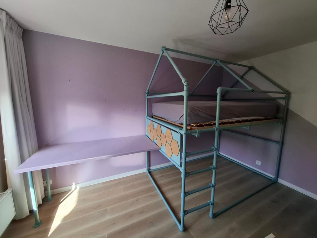 Lit superposé, tube d'échafaudage avec bureau, Maison & Meubles, Chambre à coucher | Lits superposés & Lits mezzanines, Lits superposés