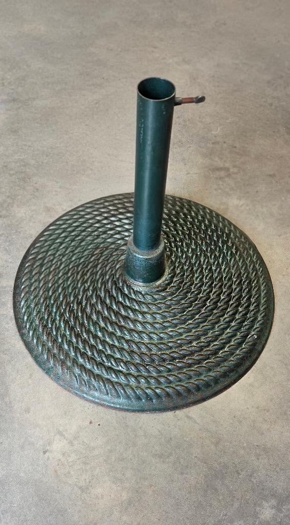 Base de parasol en fonte de 50 kg, Jardin & Terrasse, Parasols, Utilisé, Base de parasol, Enlèvement