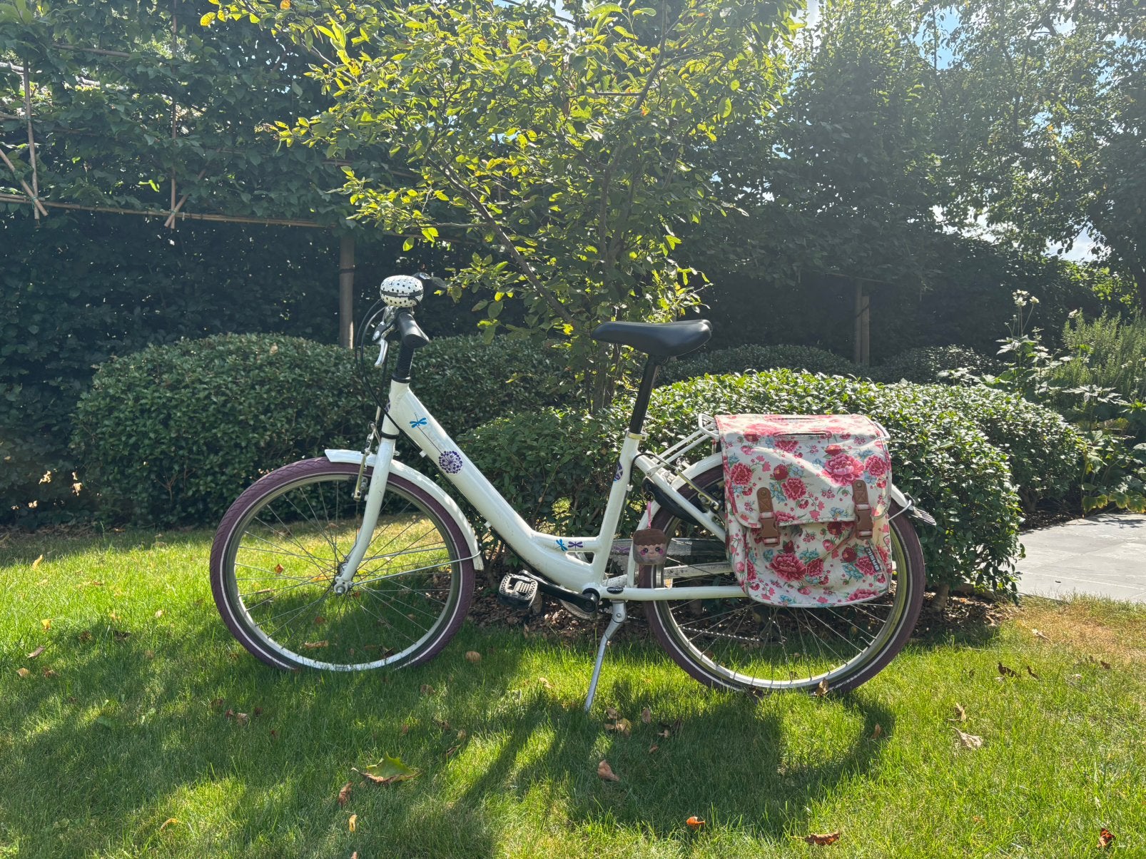 BFK Bikefun meisjesfiets 24” wit/paars met Basil fietstas, Fietsen en Brommers, Ophalen, Gebruikt, Versnellingen