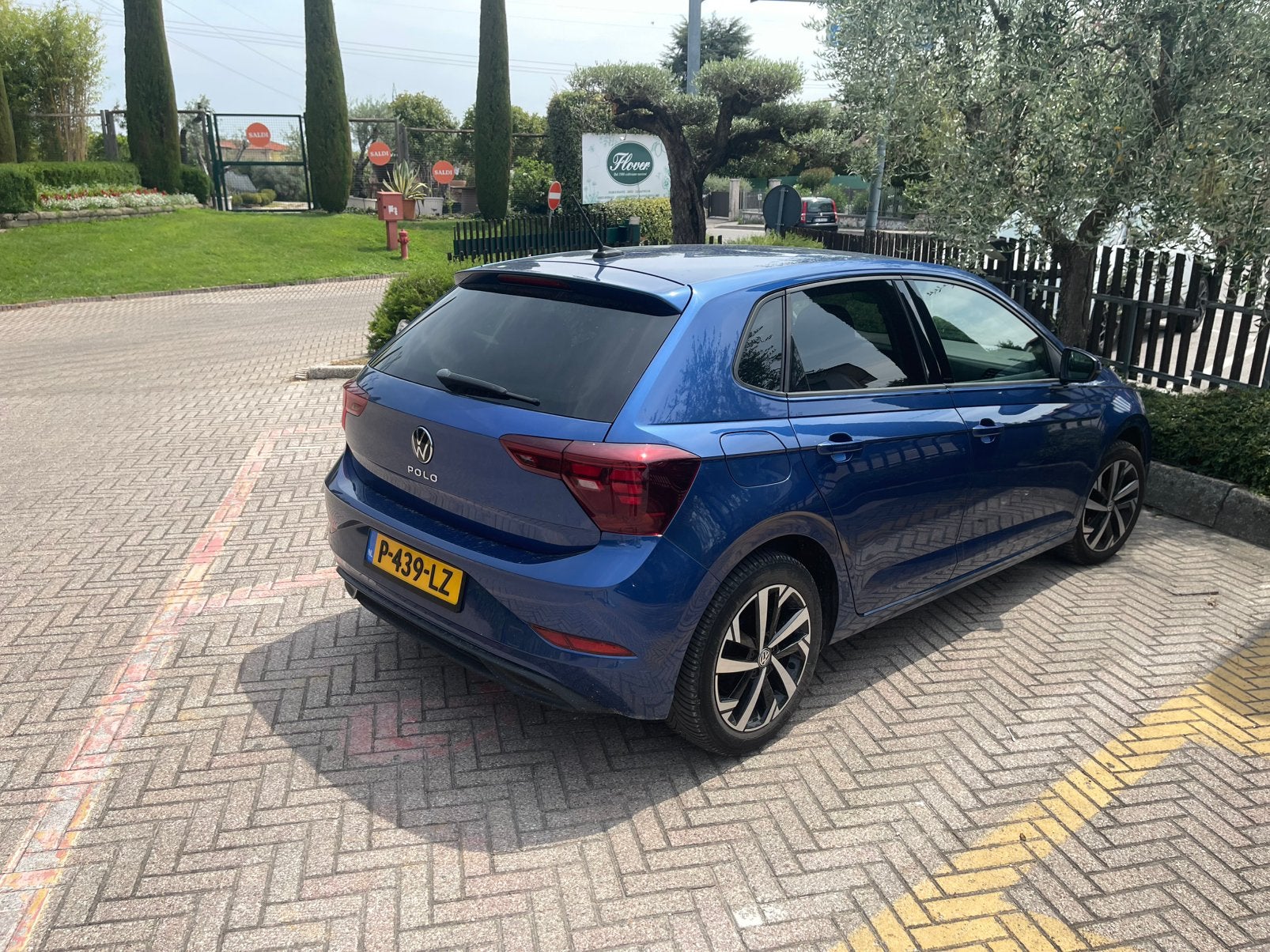 VW Polo 1.0TSI 2022, Dealer onderhouden, Zwart, Handgeschakeld, Particulier