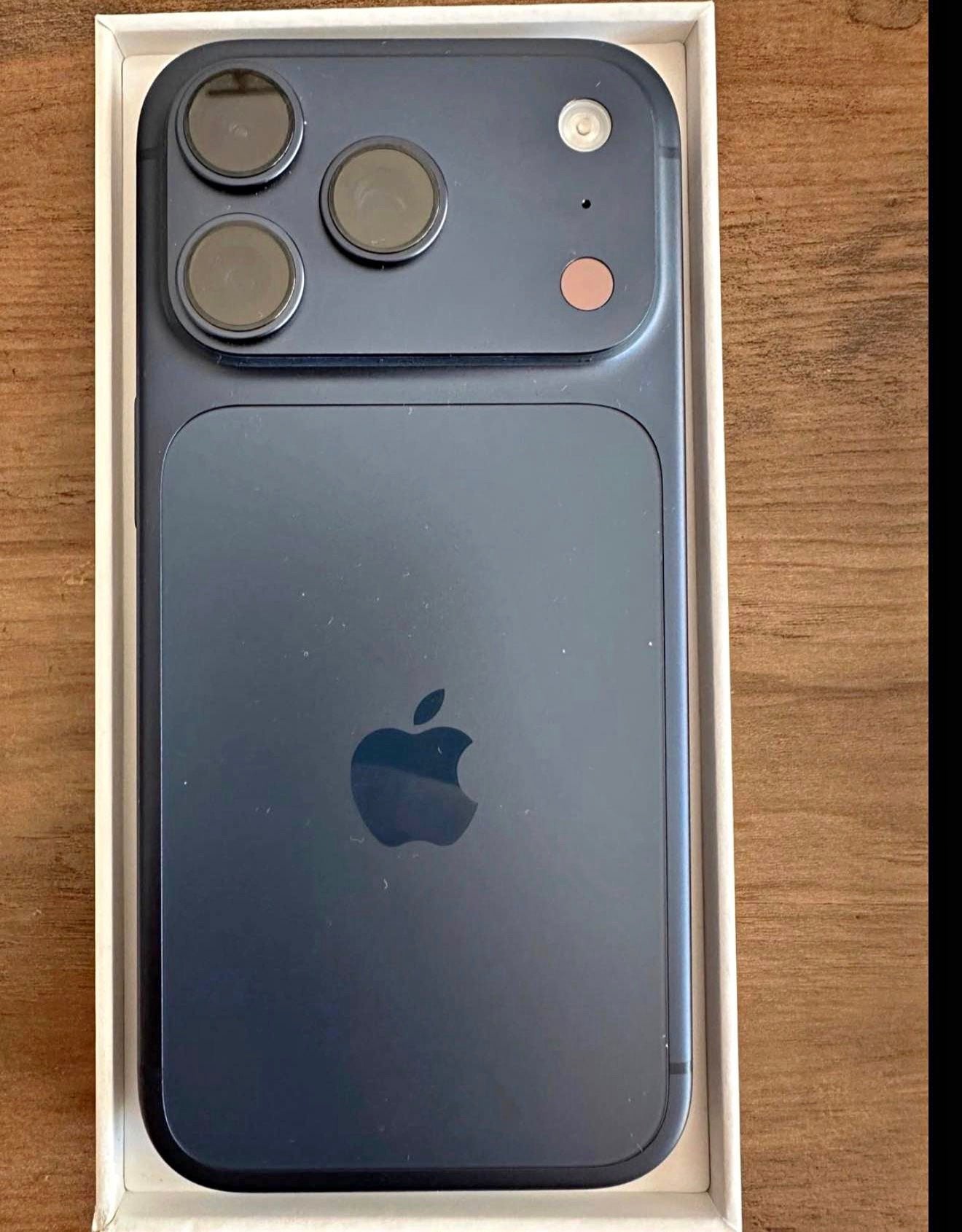 Iphone 17pro max echange, Enlèvement, Comme neuf
