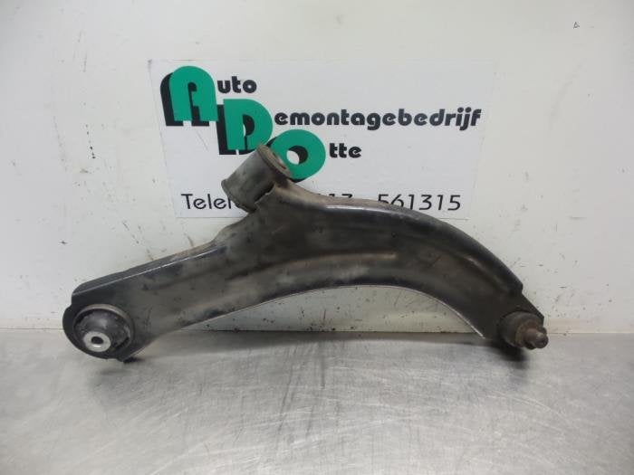 Bras de suspension avant droit d'un Nissan Micra (Micra 03-), -, 3 mois de garantie, Utilisé, -