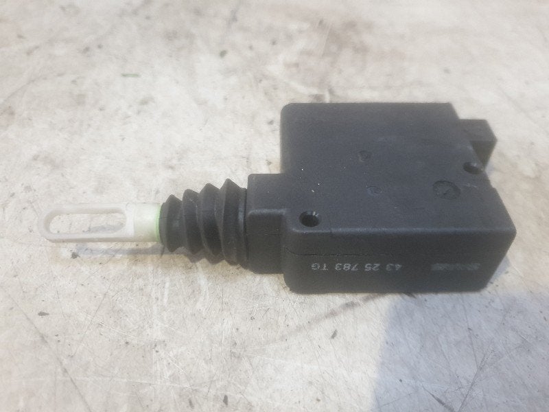 CENTRALE VERGRENDELING MOTOR ACHTERKLEP Saab 900 II (YS3D), Auto-onderdelen, Saab-de-info@saabgroup.com, Saab Deutschland GmbH
