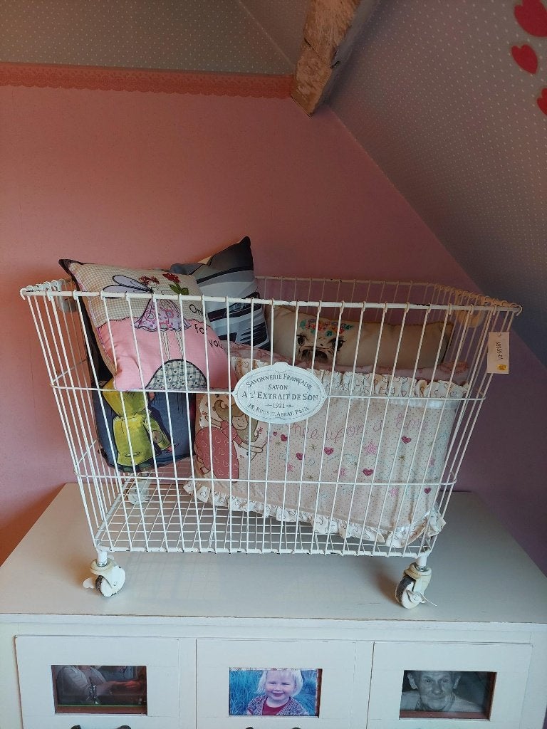 nieuwe metalen mand op wielen, industriële look, Huis en Inrichting, Ophalen of Verzenden, Mand