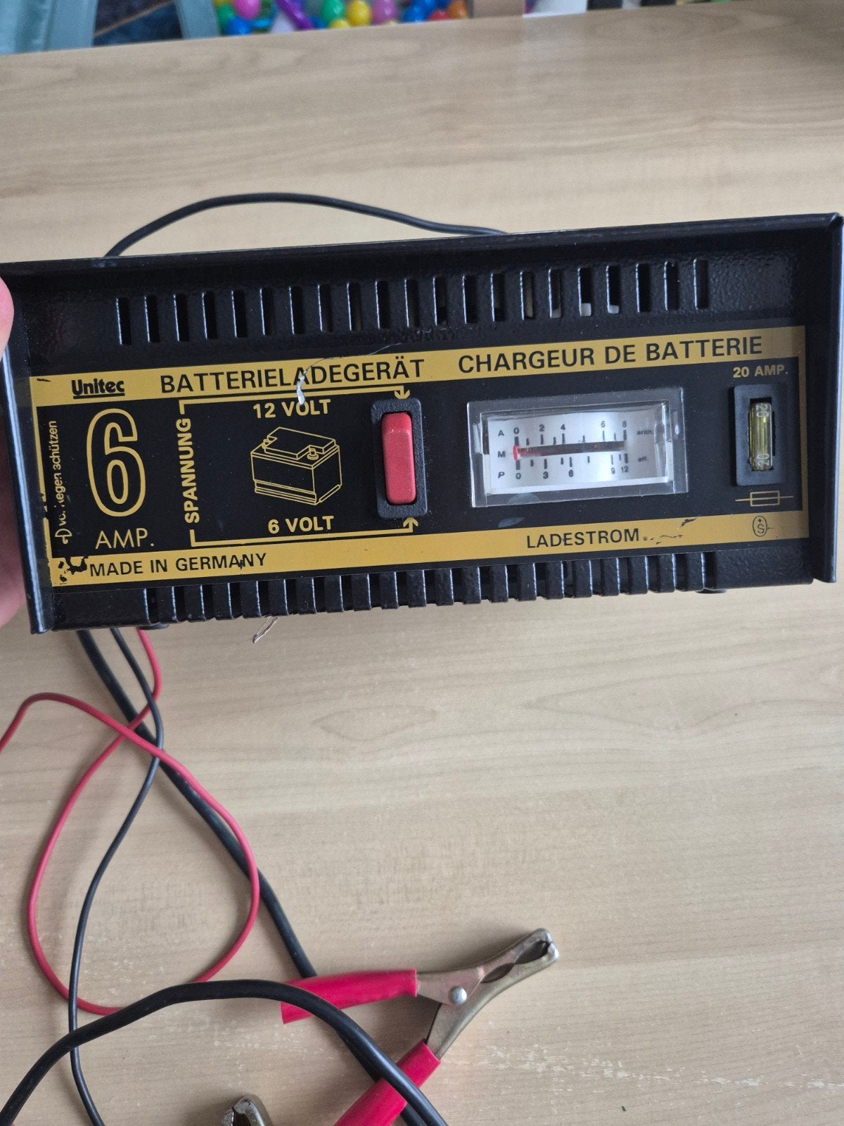 Chargeur de batterie auto, Enlèvement ou Envoi