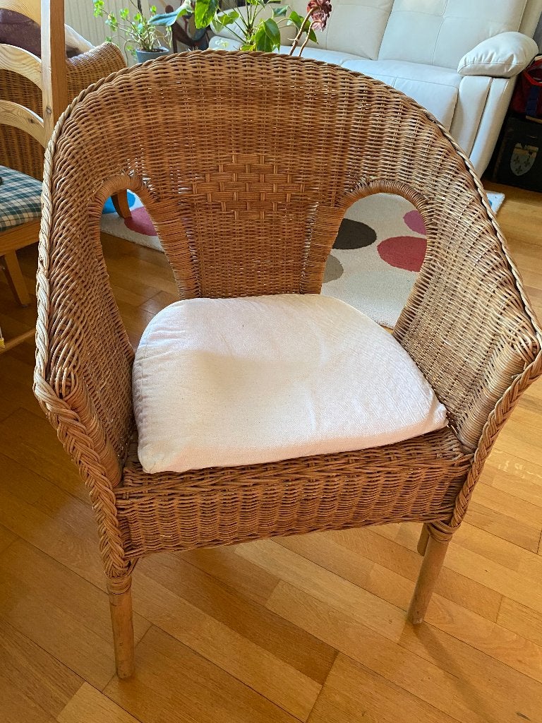 Chaise en osier propre, Enlèvement