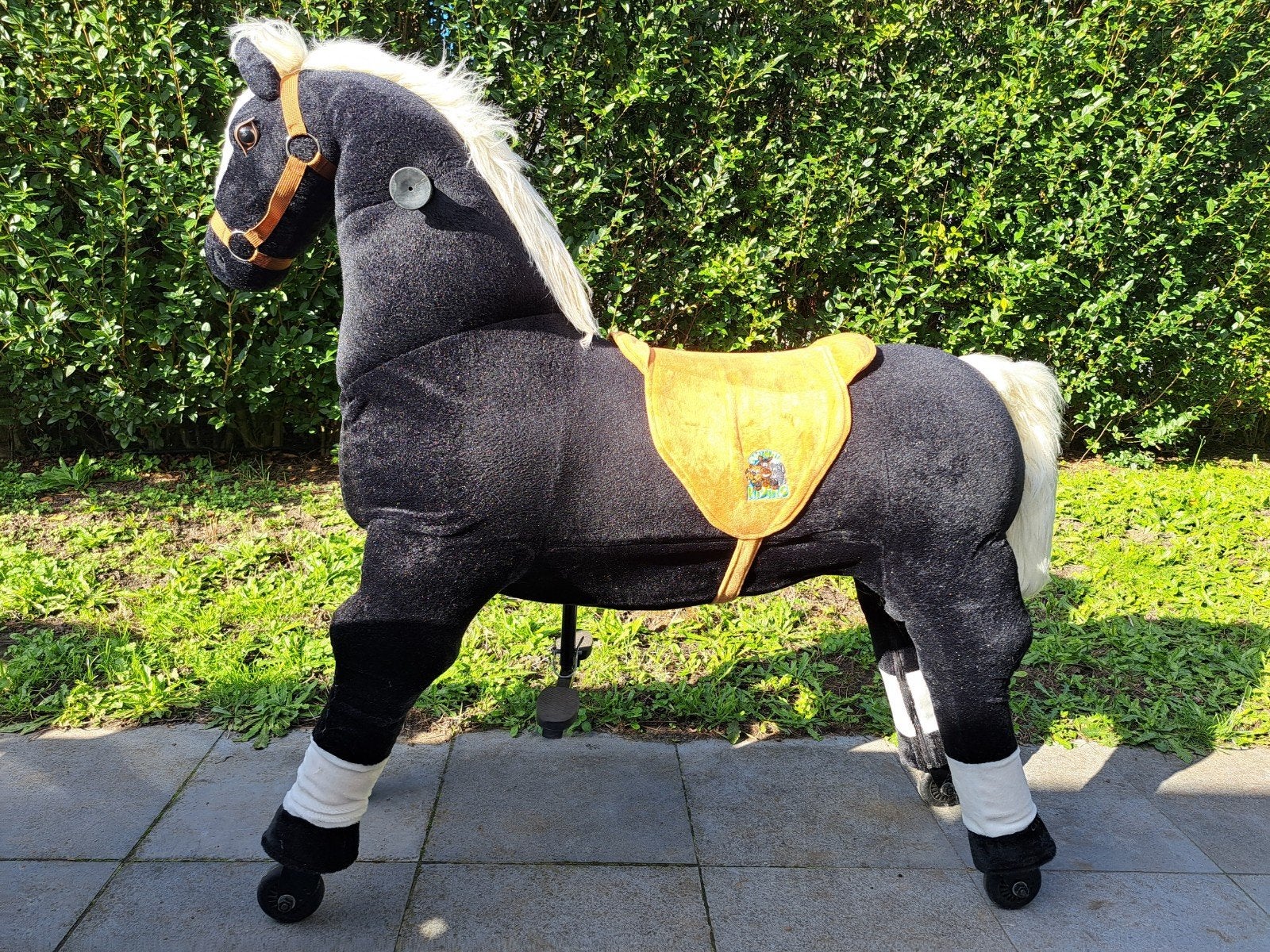 animal riding (speelgoedpaard op wielen) black beauty XL, Ophalen, Zo goed als nieuw
