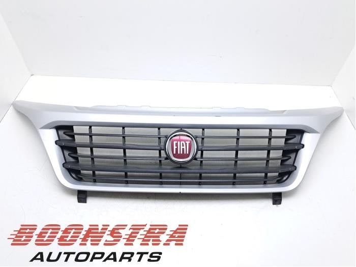 Calandre d'un Fiat Ducato (632), Autos : Pièces & Accessoires, Carrosserie & Tôlerie, -, 3 mois de garantie, Utilisé, Fiat