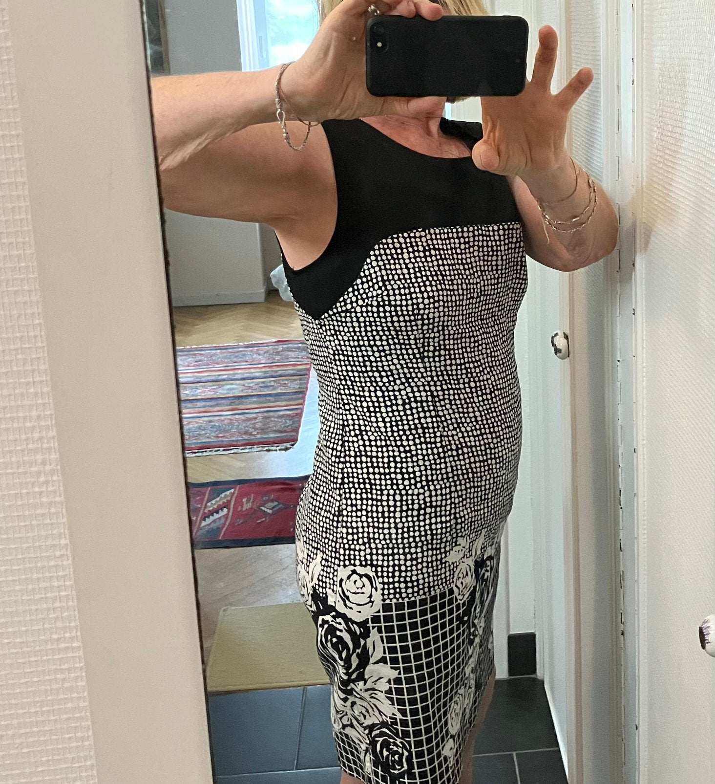 Jolie robe élégante, Kleding | Dames, Jurken, Maat 38/40 (M), Wit, Ophalen of Verzenden, Knielengte