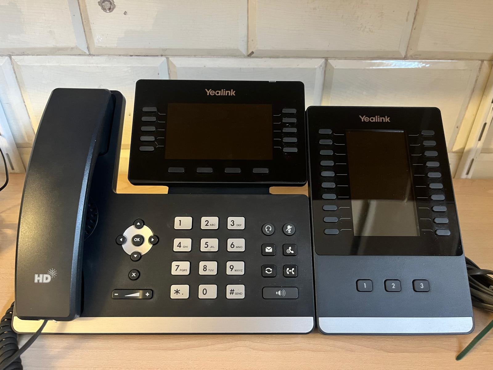 3 VoIP telefoons Yealink T54W, Telecommunicatie, Ophalen, Zo goed als nieuw, Telefoon