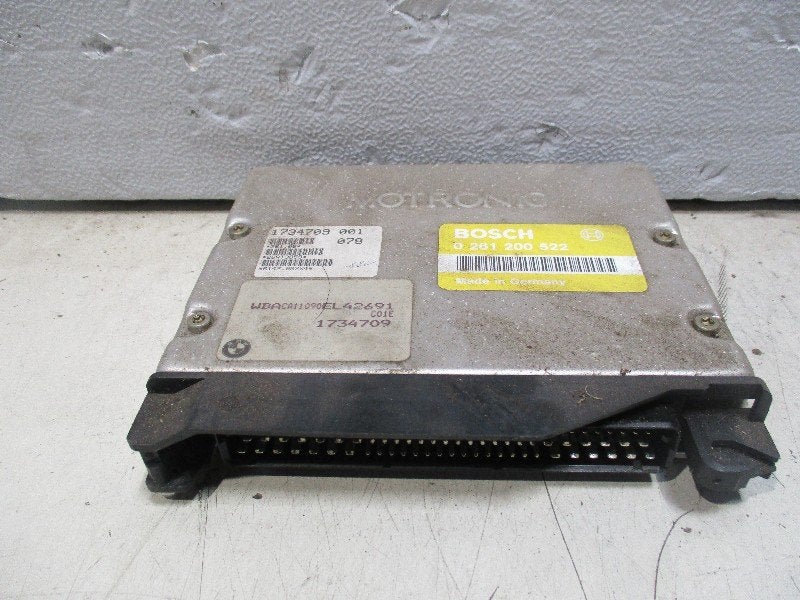 CALCULATEUR MOTEUR ECU 3 serie (E36 / 4) (0-261-200-522), Robert Bosch AG, Utilisé, BMW, Robert-Bosch-Allee 1
74232  Abstatt, DE