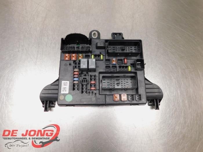 Boîte à fusibles d'un Opel Insignia, -, Opel, 3 mois de garantie, Utilisé