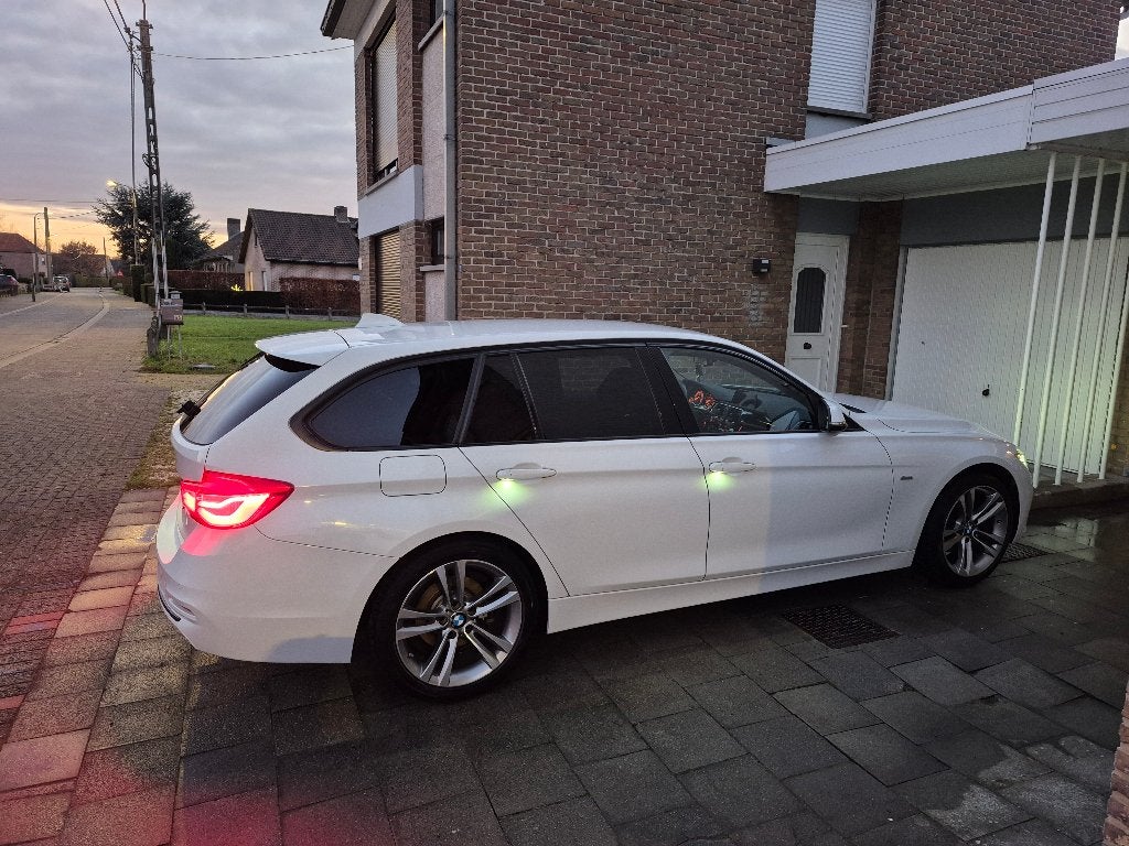 Bmw 318D Break, Autos, Achat, Phares entièrement LED, Euro 6, Entretenue par le concessionnaire