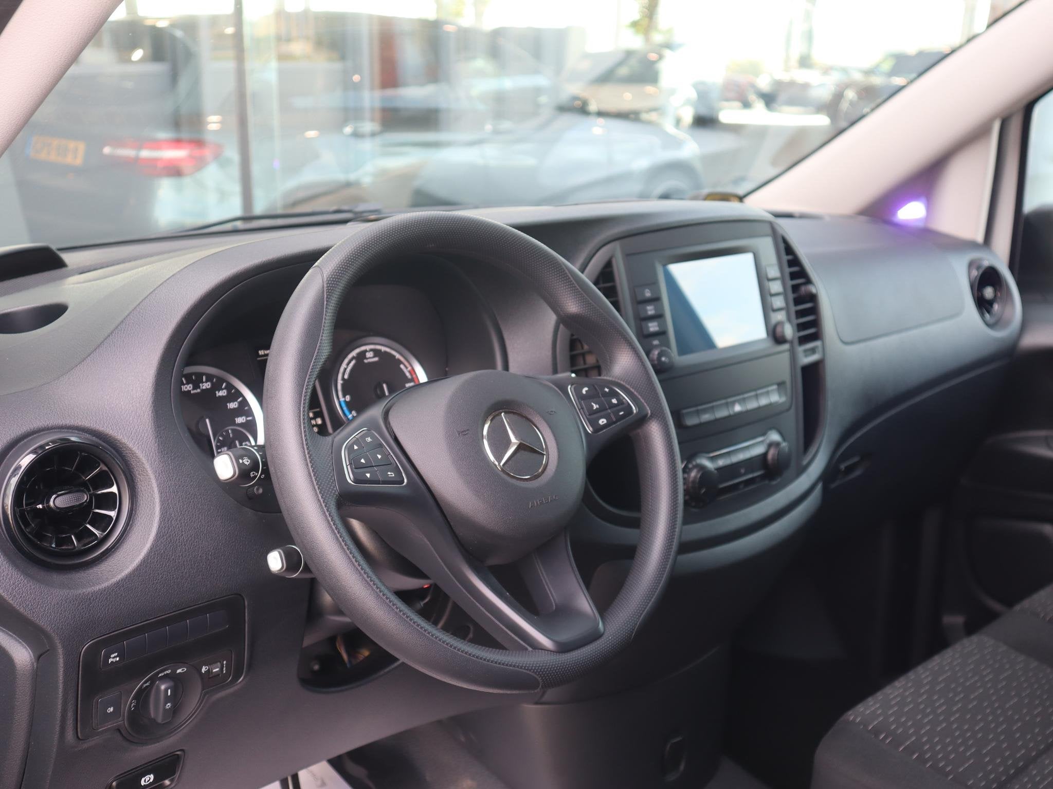 Mercedes-Benz eVito 112 L3 66 kWh 280 WLTP, Auto's, Stof, 116 pk, Wit, Mercedes-Benz