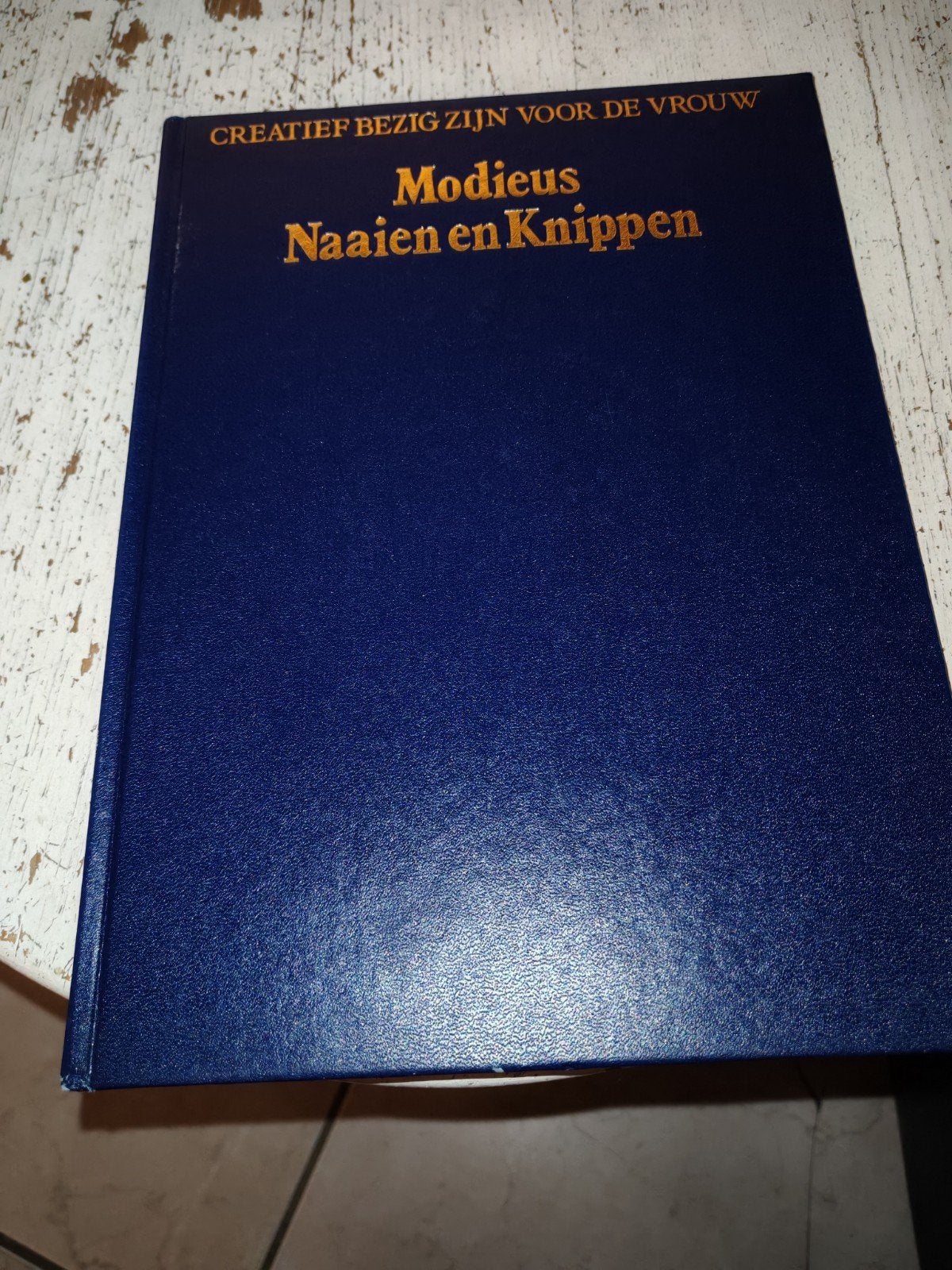 Vintage Lekturama Boek: Modieus Naaien en Knippen (1983), Boeken, Ophalen, Zo goed als nieuw, Los deel, Overige onderwerpen