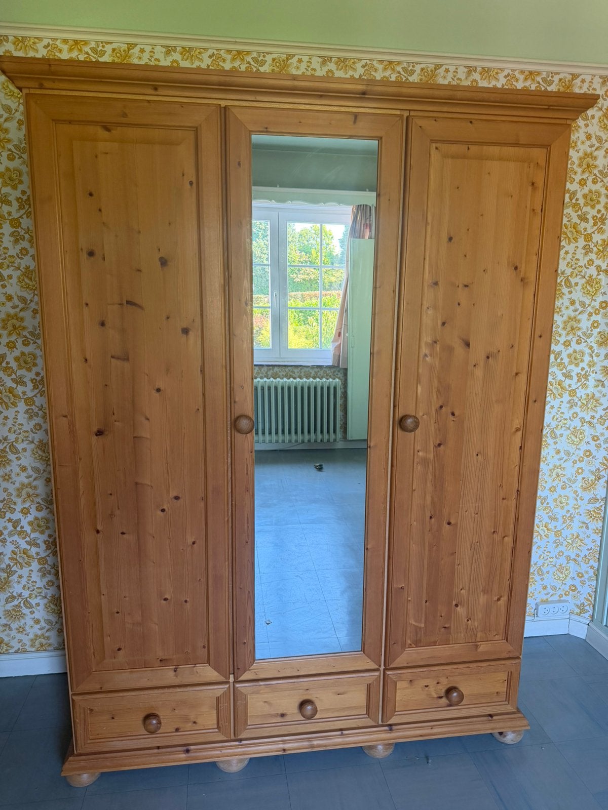 Armoire en pin, 100 à 150 cm, Utilisé, Avec tiroir(s), Pin