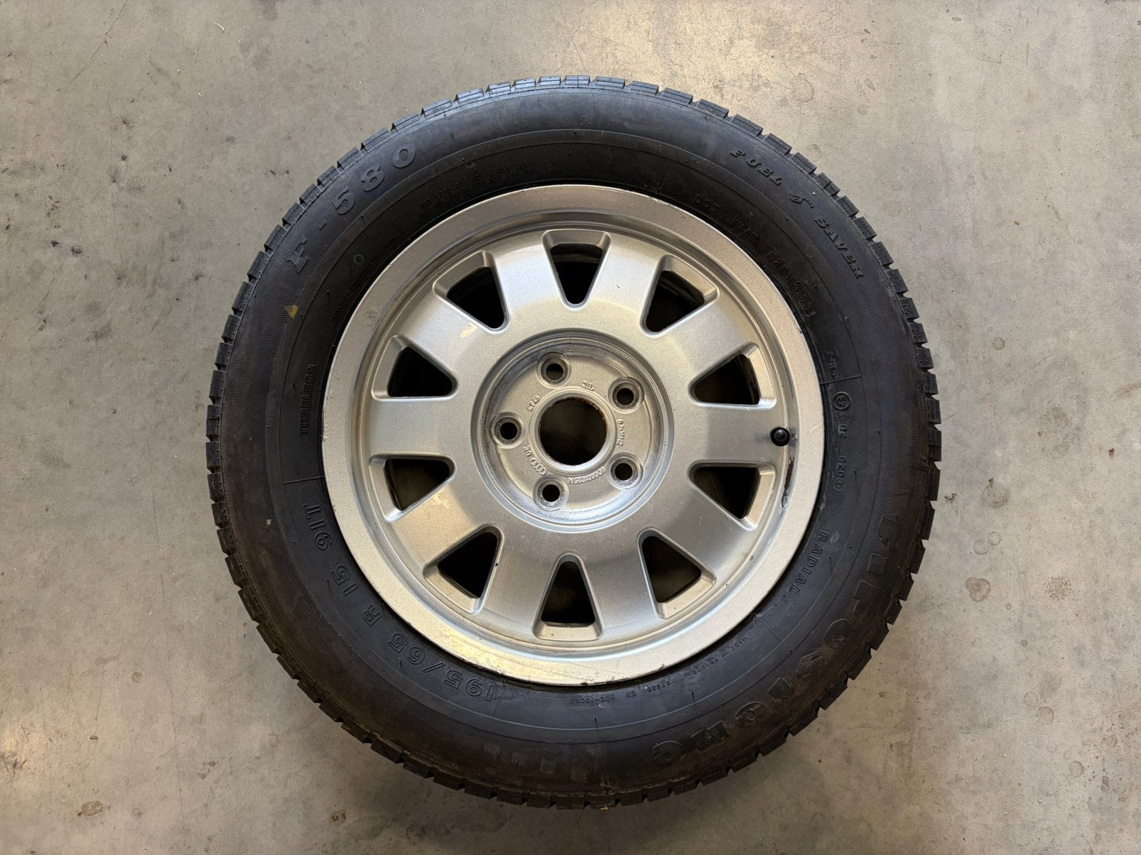 Nieuwe band met velg Audi a4 2000, Auto-onderdelen, Ophalen, 15 inch, Banden en Velgen, Nieuw